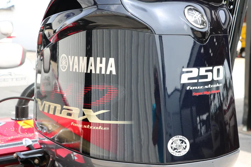 Slide: The Image of 2019 Skeeter FX20 with Yamaha VMAX 250 four-stroke engine. - 5