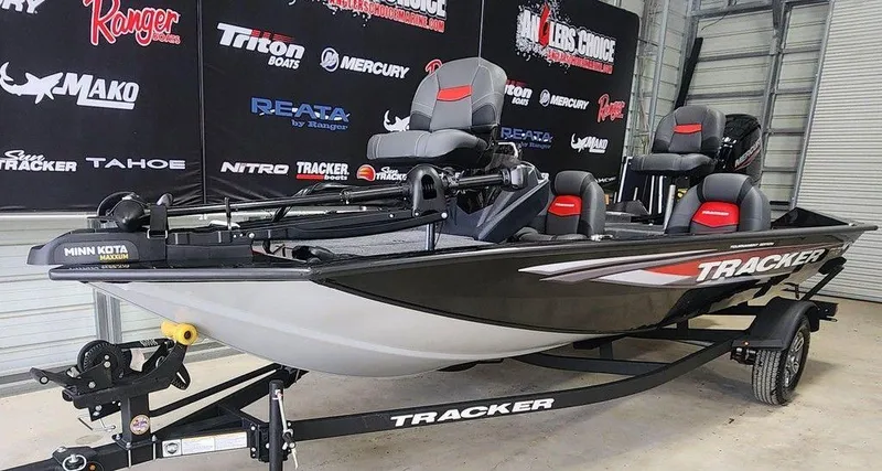 Slide: The Image of 2025 Tracker Pro Team™ 175 Tournament Edition fishing boat in showroom. - 4