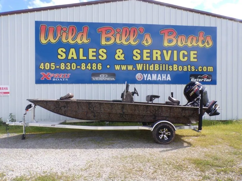 The Image of 2025 Xpress XP20CC boat at Wild Bill's Boats sales and service location. - 0