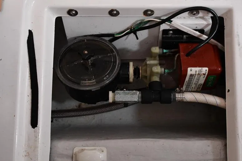 Slide: The Image of Fountaine Pajot Mahe 36 Evolution 2014 - 80