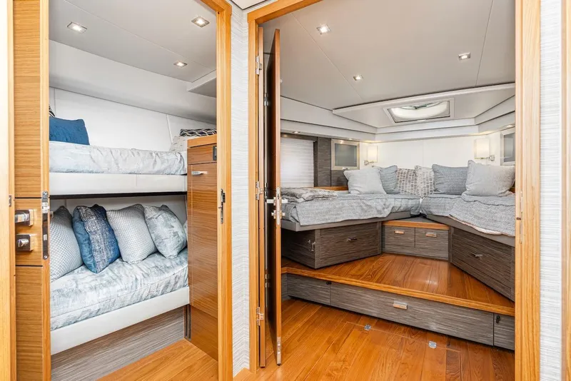 Slide: The Image of Tiara F 53 2019 - 63