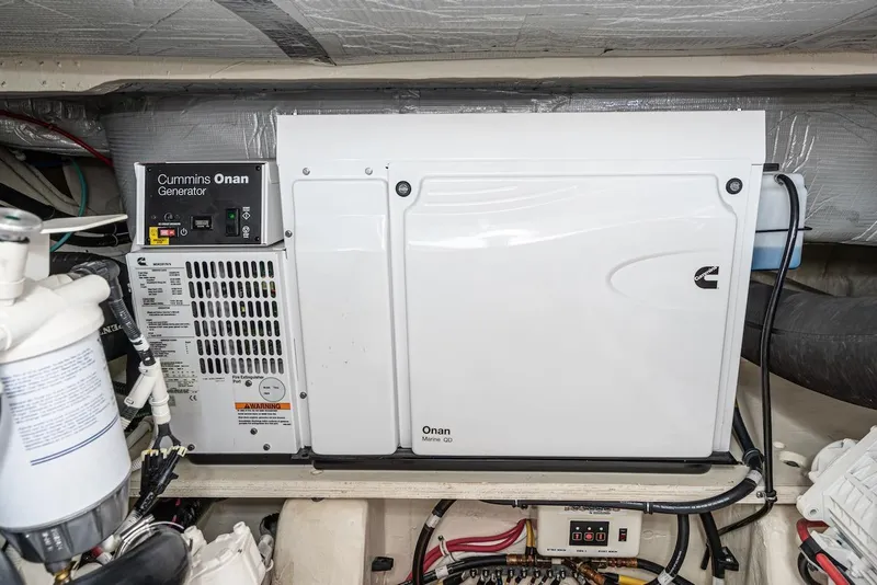 Slide: The Image of Tiara F 53 2019 - 69