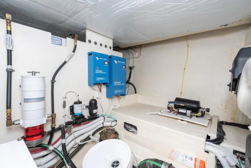 Slide: The Image of Tiara F 53 2019 - 72