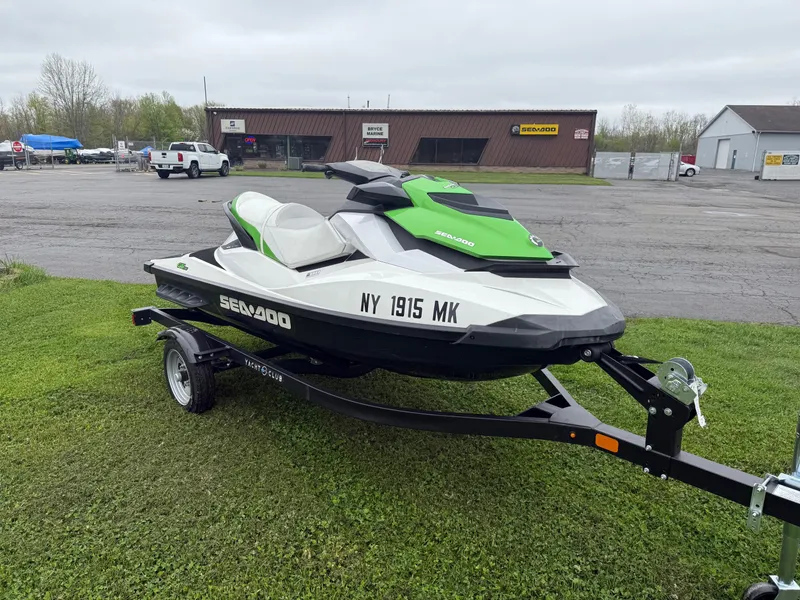 Slide: The Image of Sea-Doo GTI 130 2013 - 1