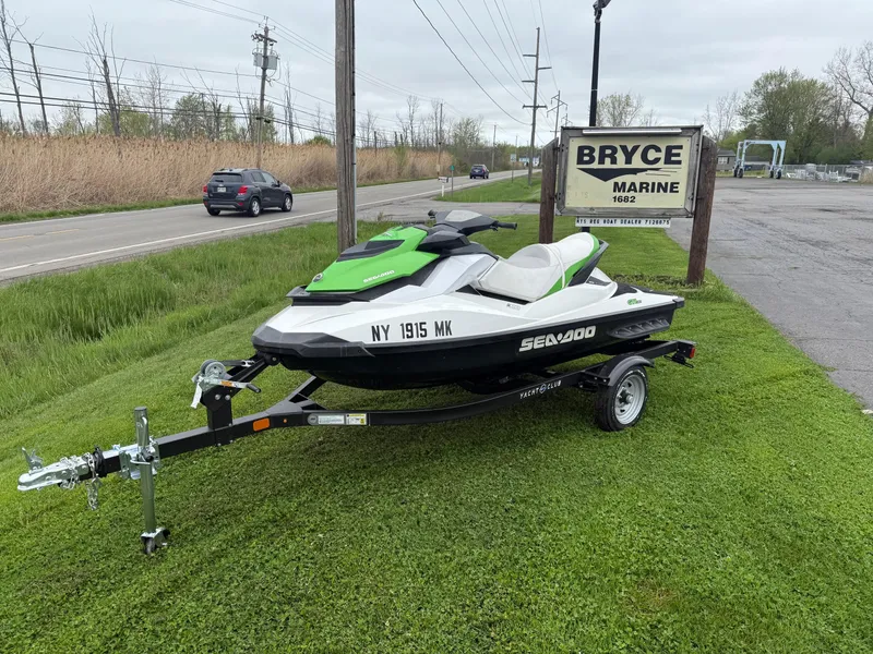 Slide: The Image of Sea-Doo GTI 130 2013 - 3