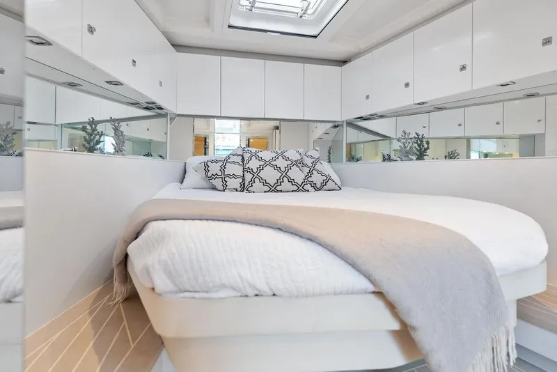 Slide: The Image of Luxurious VanDutch 55 yacht interior bedroom with modern design, 2015 model. - 41