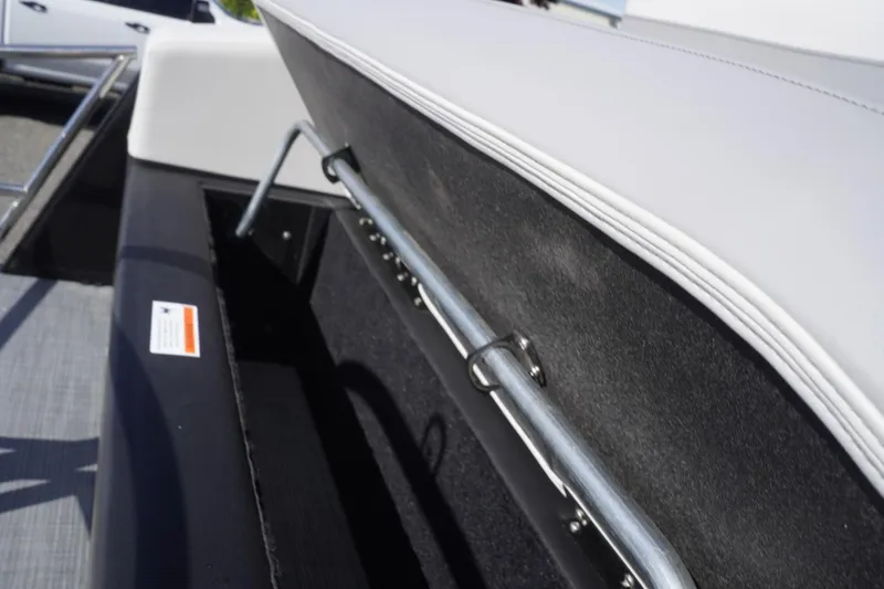 Slide: The Image of Lowe SS 230 DL 2025 - 52