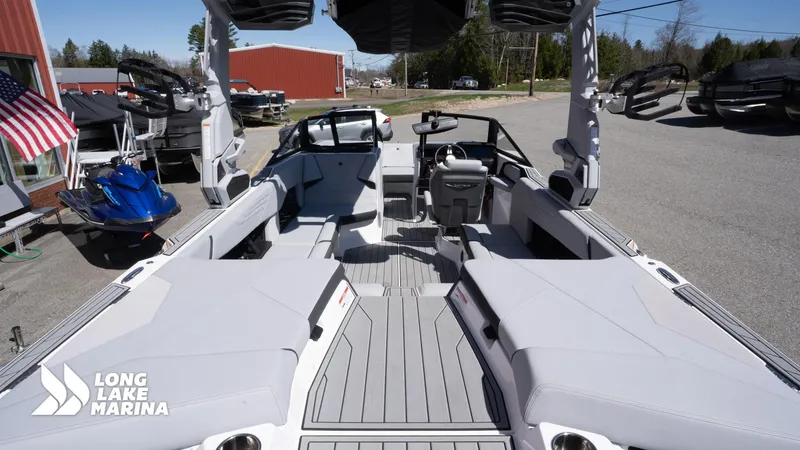 Slide: The Image of Nautique S23 2024 - 10