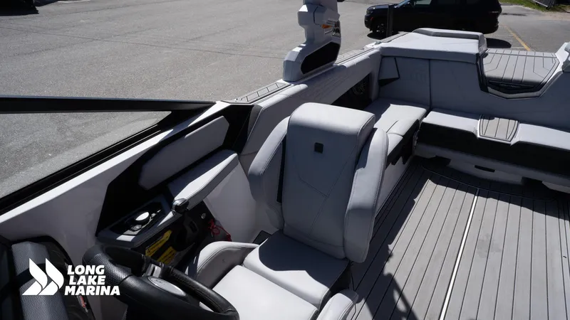 Slide: The Image of Nautique S23 2024 - 16