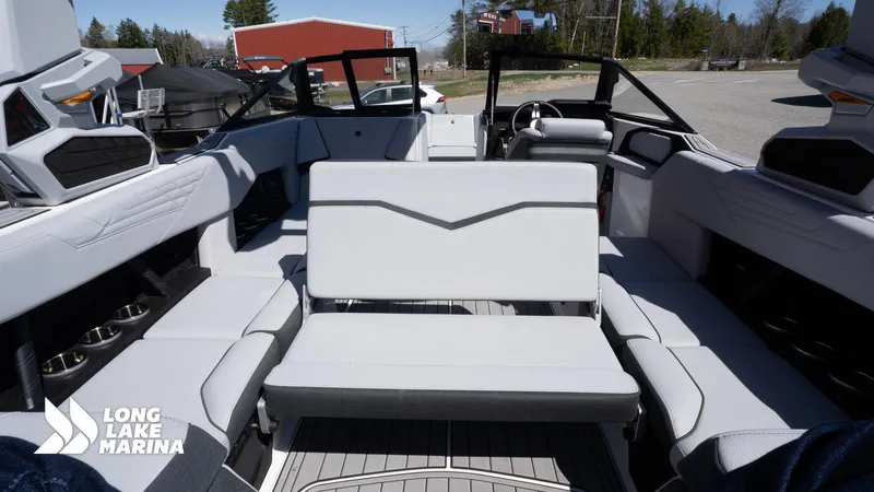 Slide: The Image of Nautique S23 2024 - 19