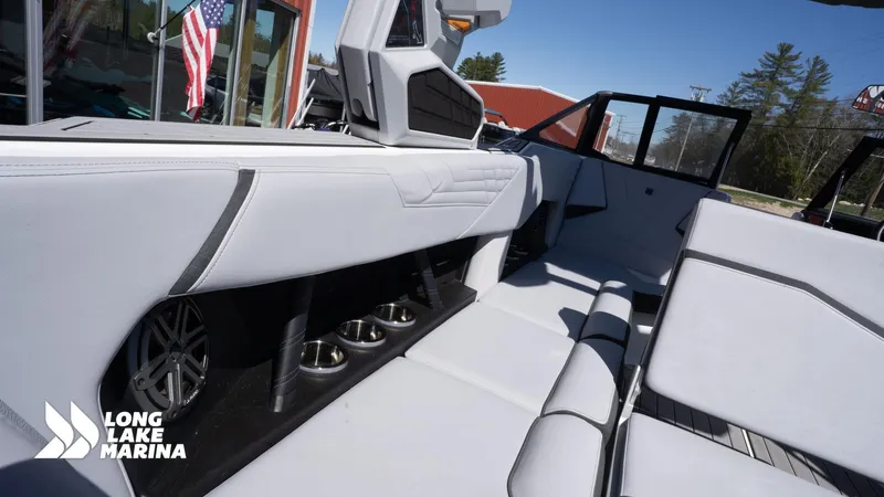 Slide: The Image of Nautique S23 2024 - 20