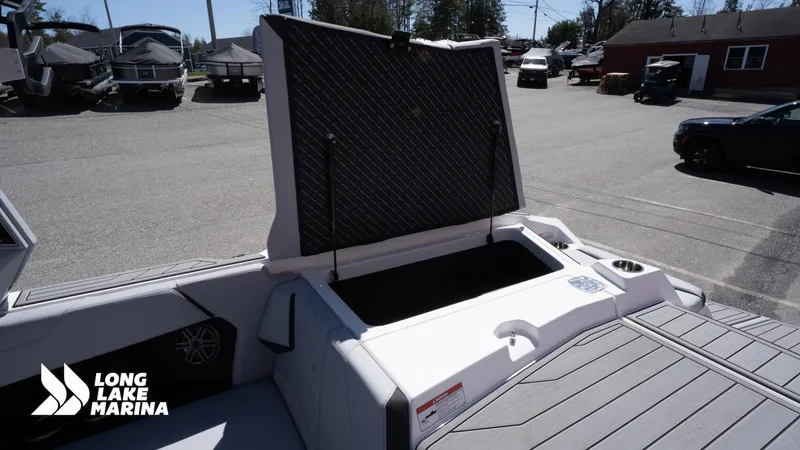 Slide: The Image of Nautique S23 2024 - 22