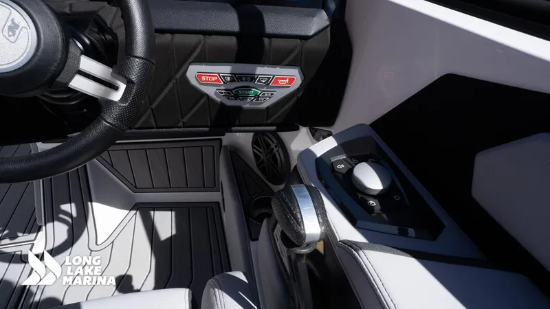 Slide: The Image of Nautique S23 2024 - 23