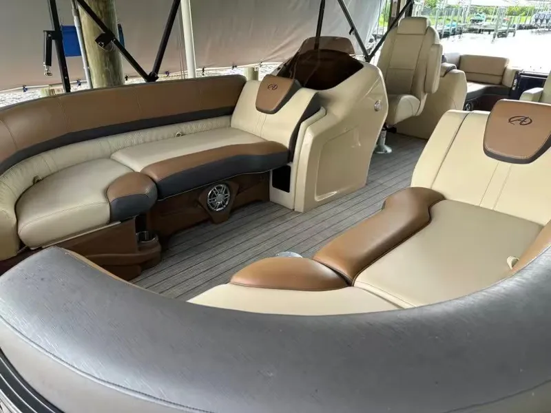 Slide: The Image of Avalon 2385 CATALINA QL 2022 - 6