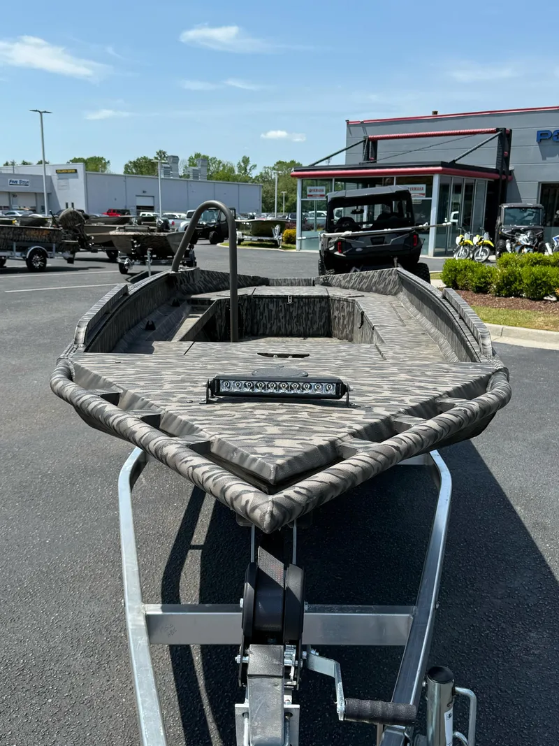 Slide: The Image of Edge Boats 753DB MUD 2024 - 2