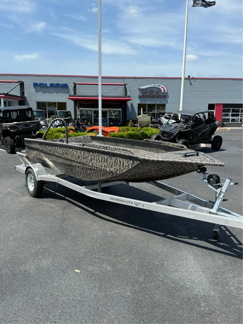 Slide: The Image of Edge Boats 753DB MUD 2024 - 4