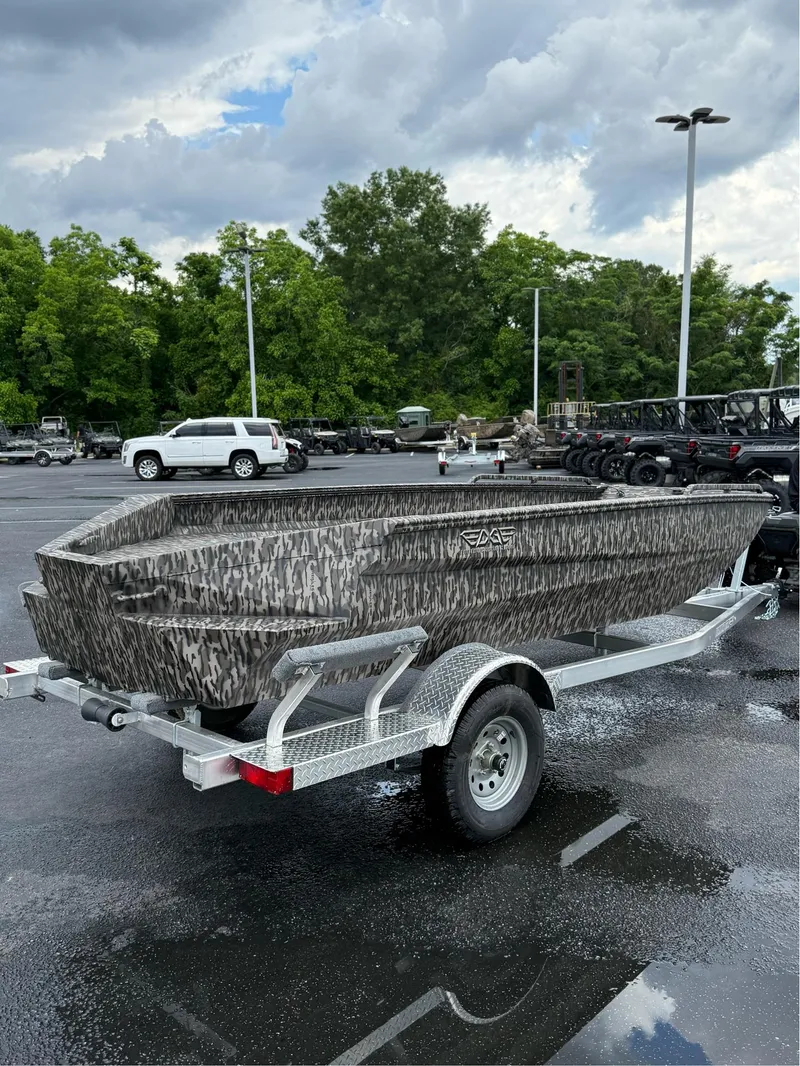 Slide: The Image of Edge Boats 753 DB 2025 - 3