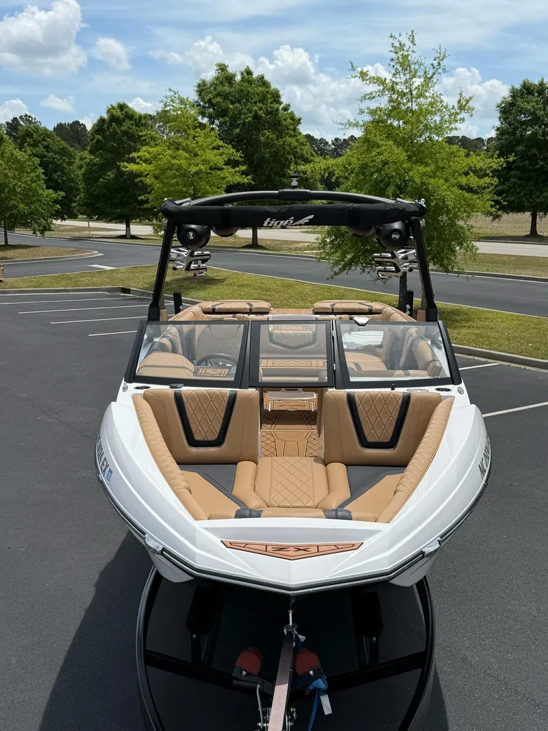 Slide: The Image of Tigé 25ZX 2022 - 20