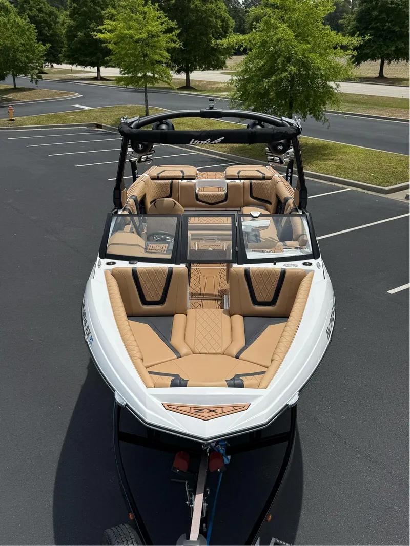 Slide: The Image of Tigé 25ZX 2022 - 21