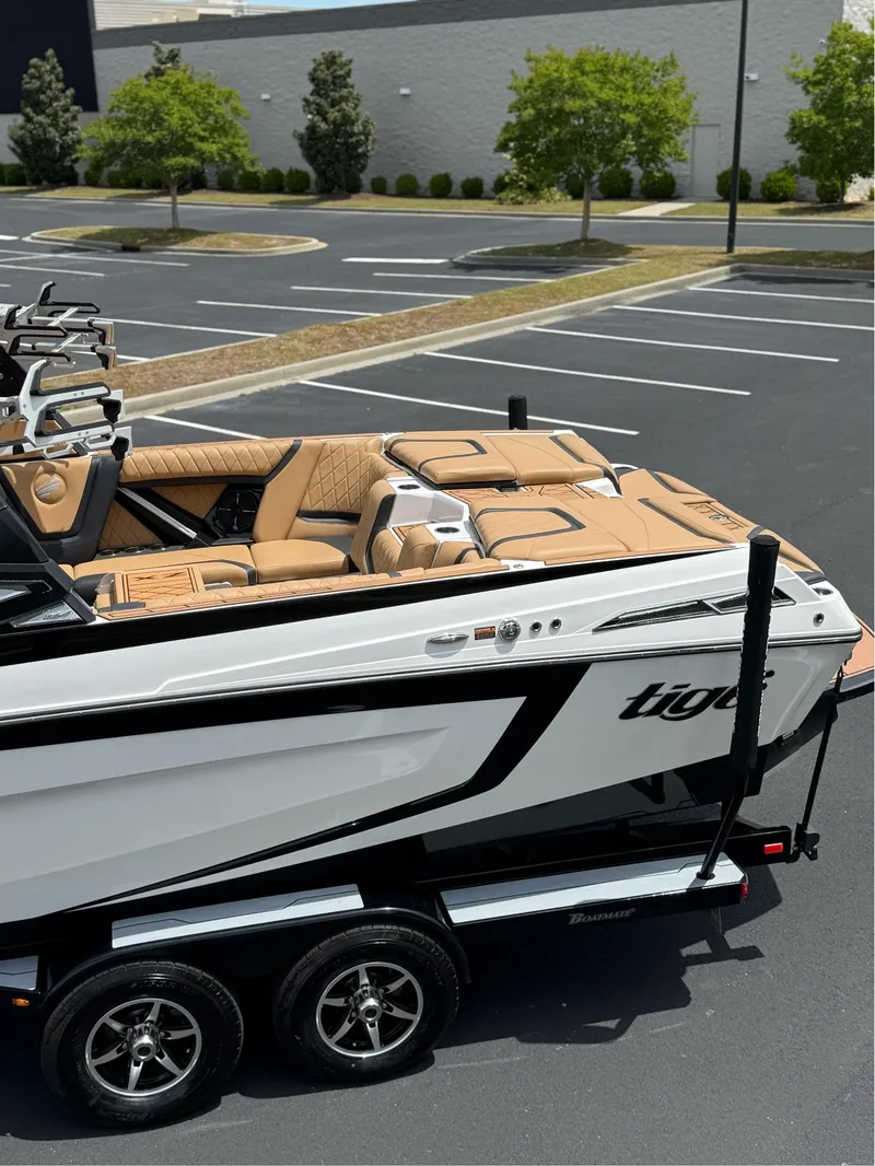 Slide: The Image of Tigé 25ZX 2022 - 5