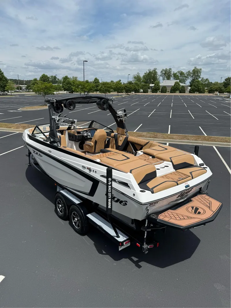 Slide: The Image of Tigé 25ZX 2022 - 6