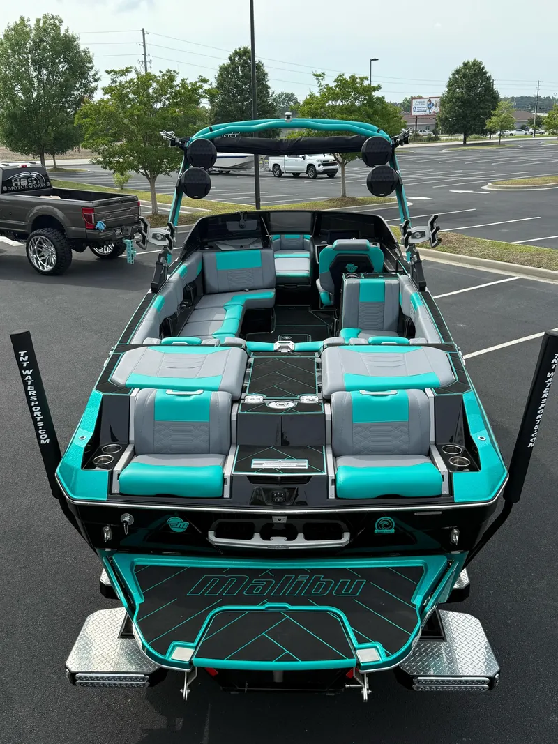 Slide: The Image of Malibu Wakesetter 25 LSV 2023 - 7