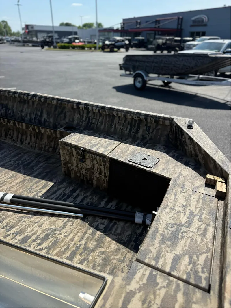 Slide: The Image of Excel 1651 Viper F4 2025 - 10