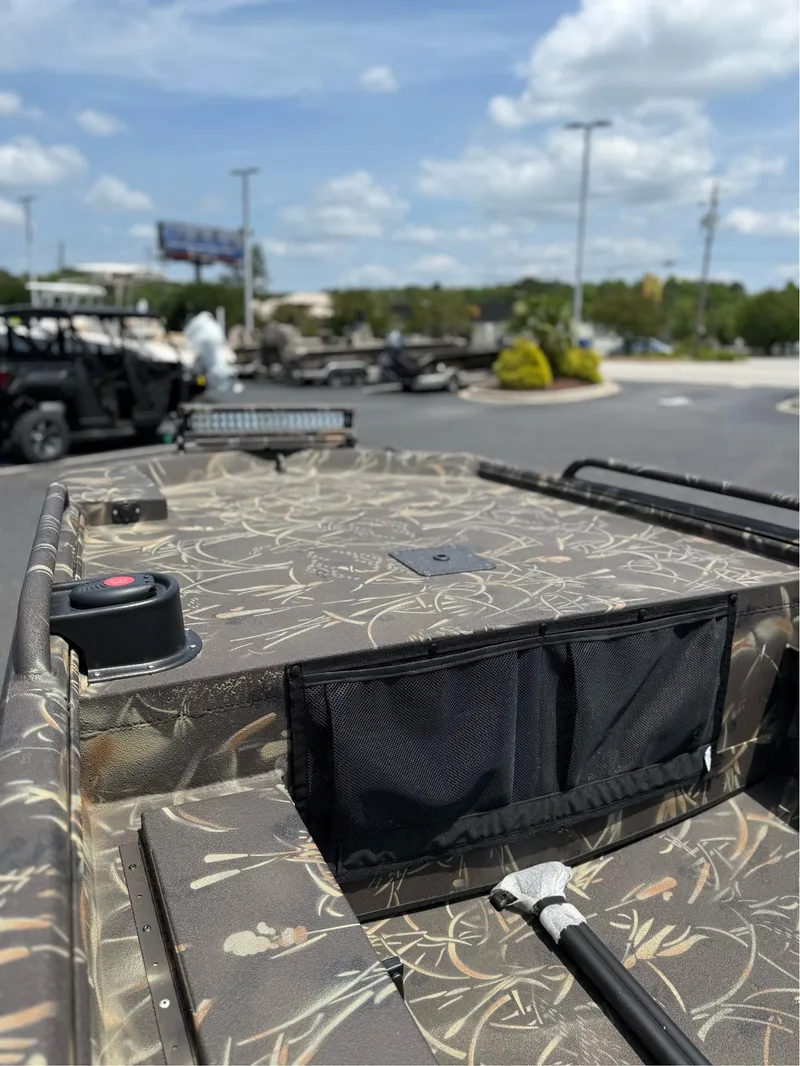 Slide: The Image of Excel 1751 Viper F4 2025 - 10