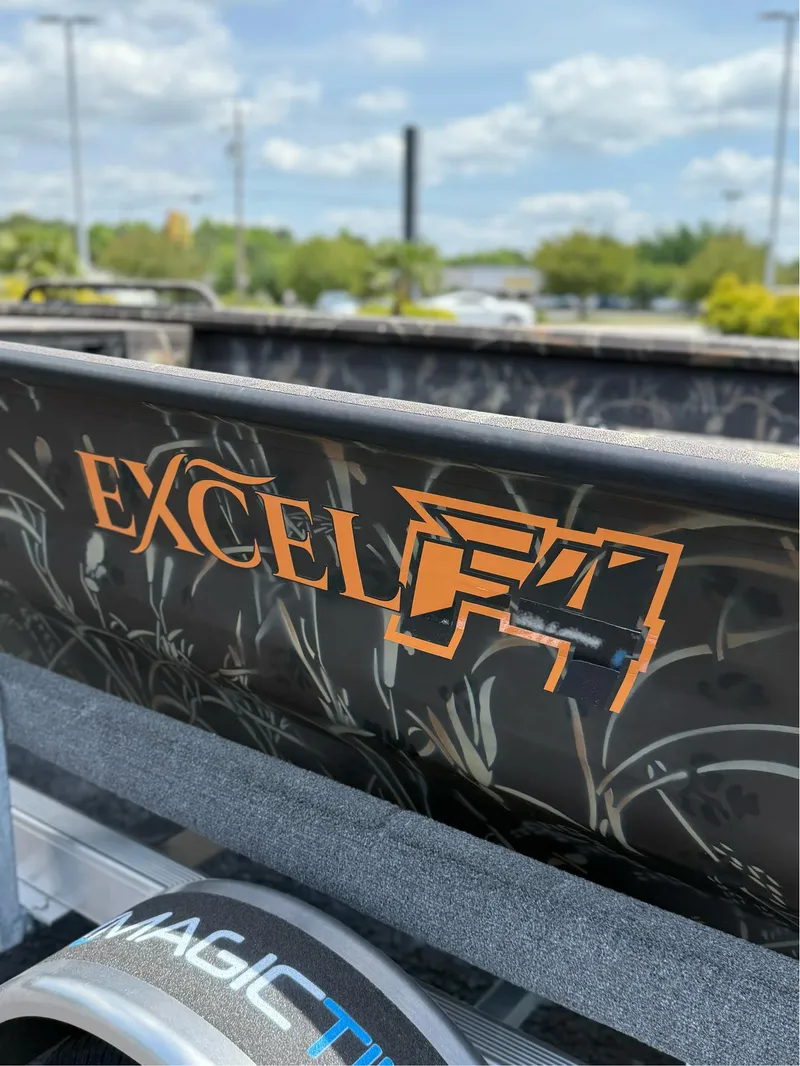 Slide: The Image of Excel 1751 Viper F4 2025 - 11