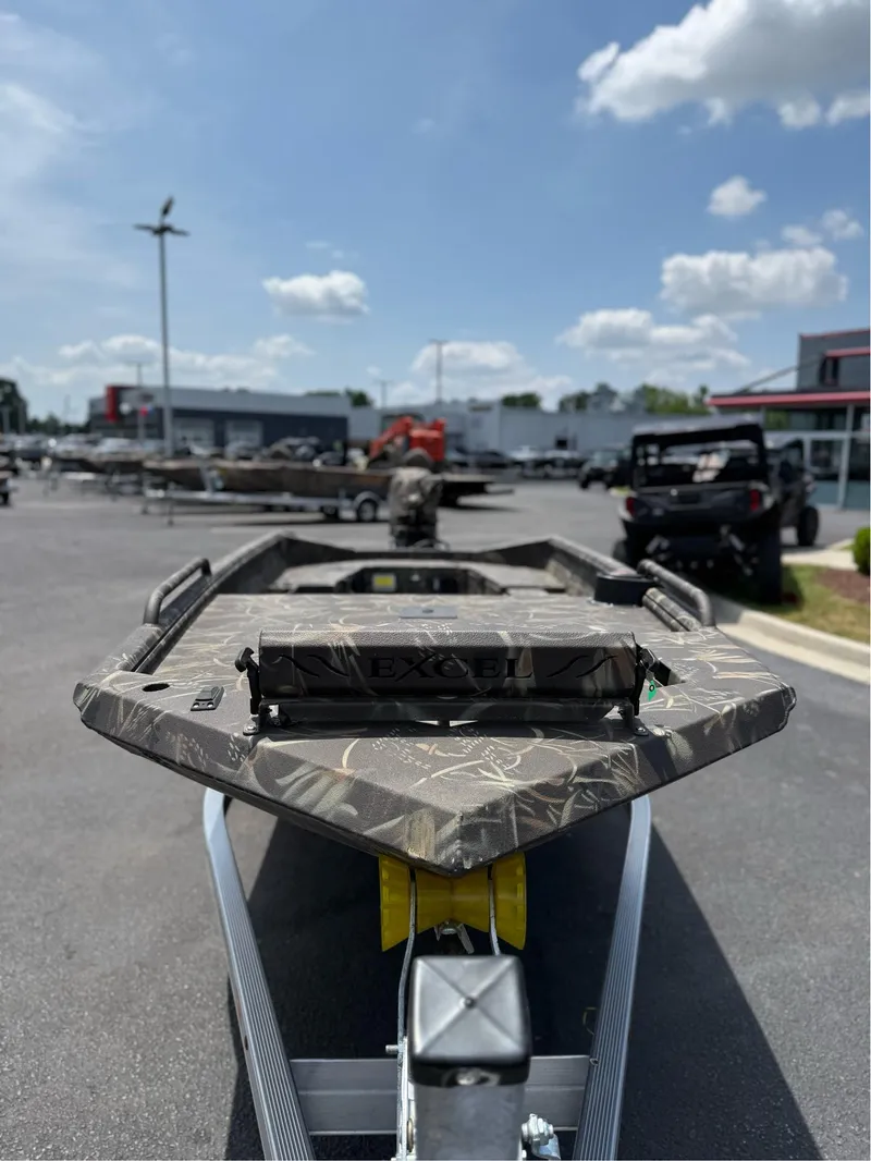 Slide: The Image of Excel 1751 Viper F4 2025 - 6