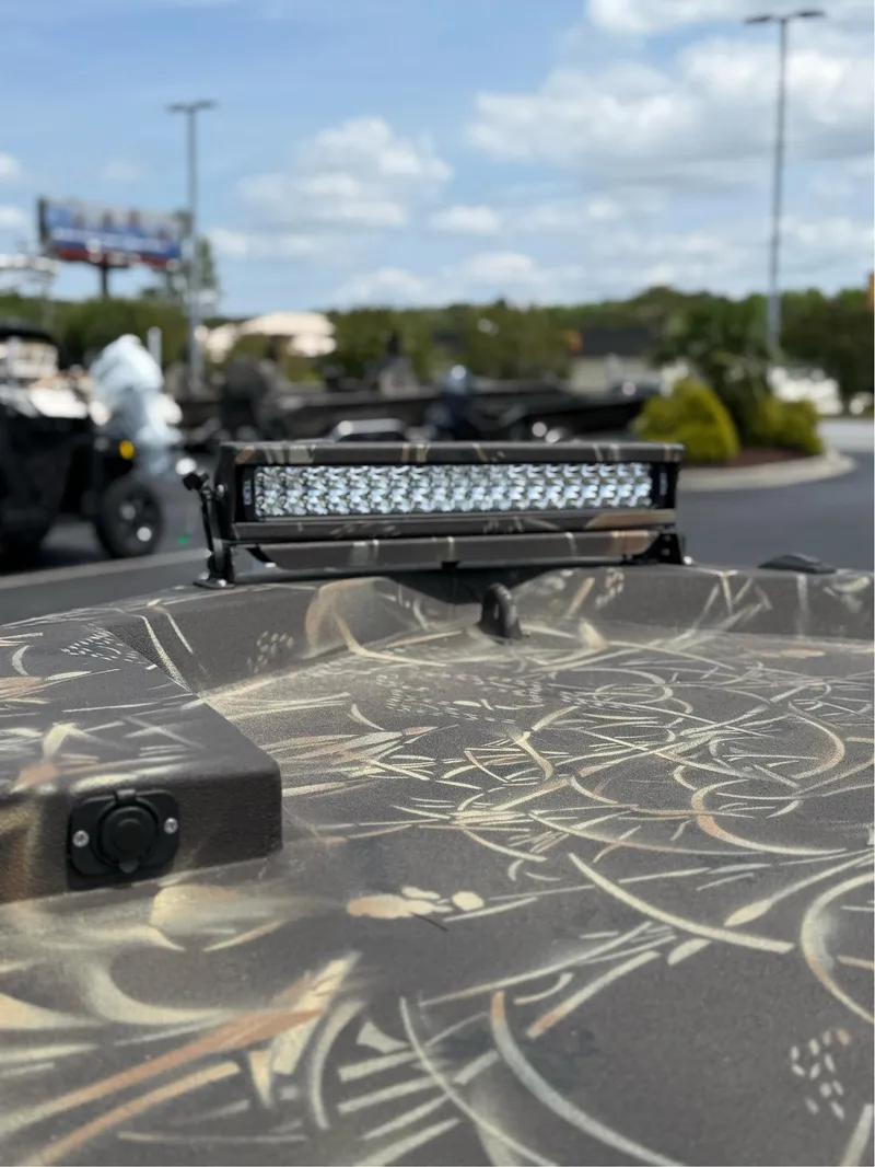 Slide: The Image of Excel 1751 Viper F4 2025 - 8