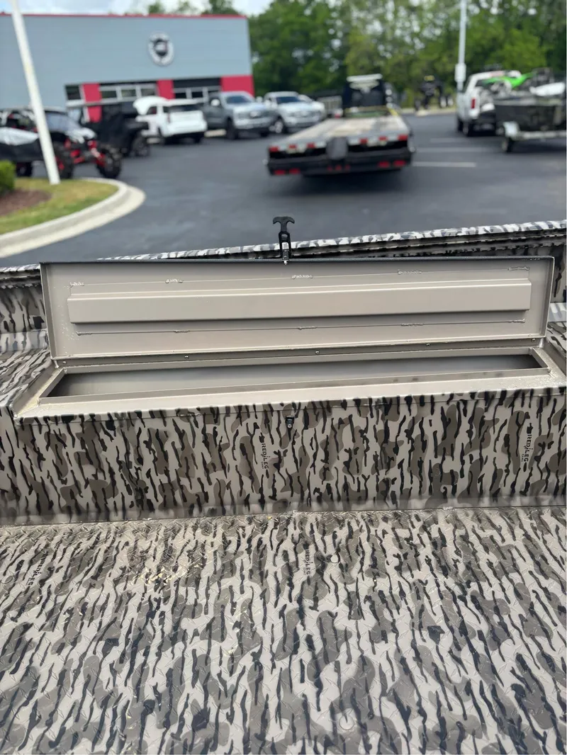 Slide: The Image of Edge Boats 653 2025 - 15