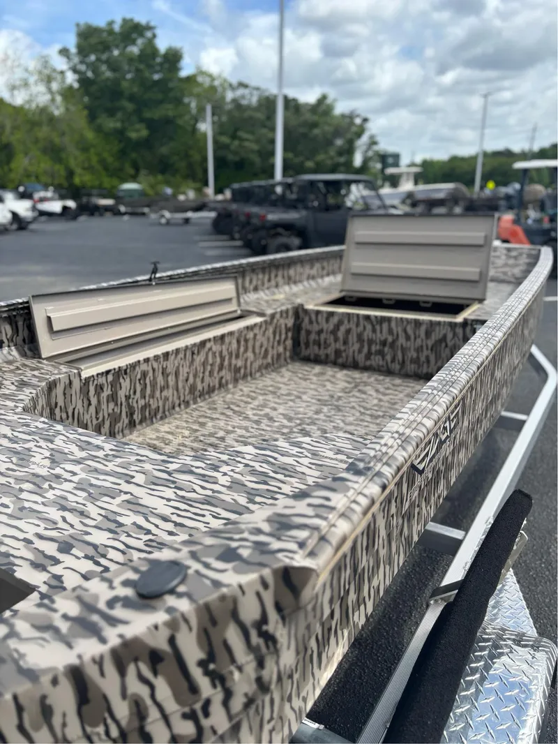 Slide: The Image of Edge Boats 653 2025 - 16