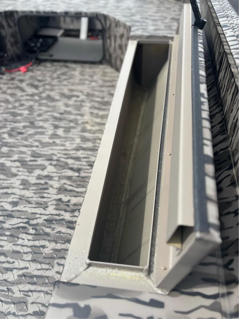 Slide: The Image of Edge Boats 653 2025 - 17