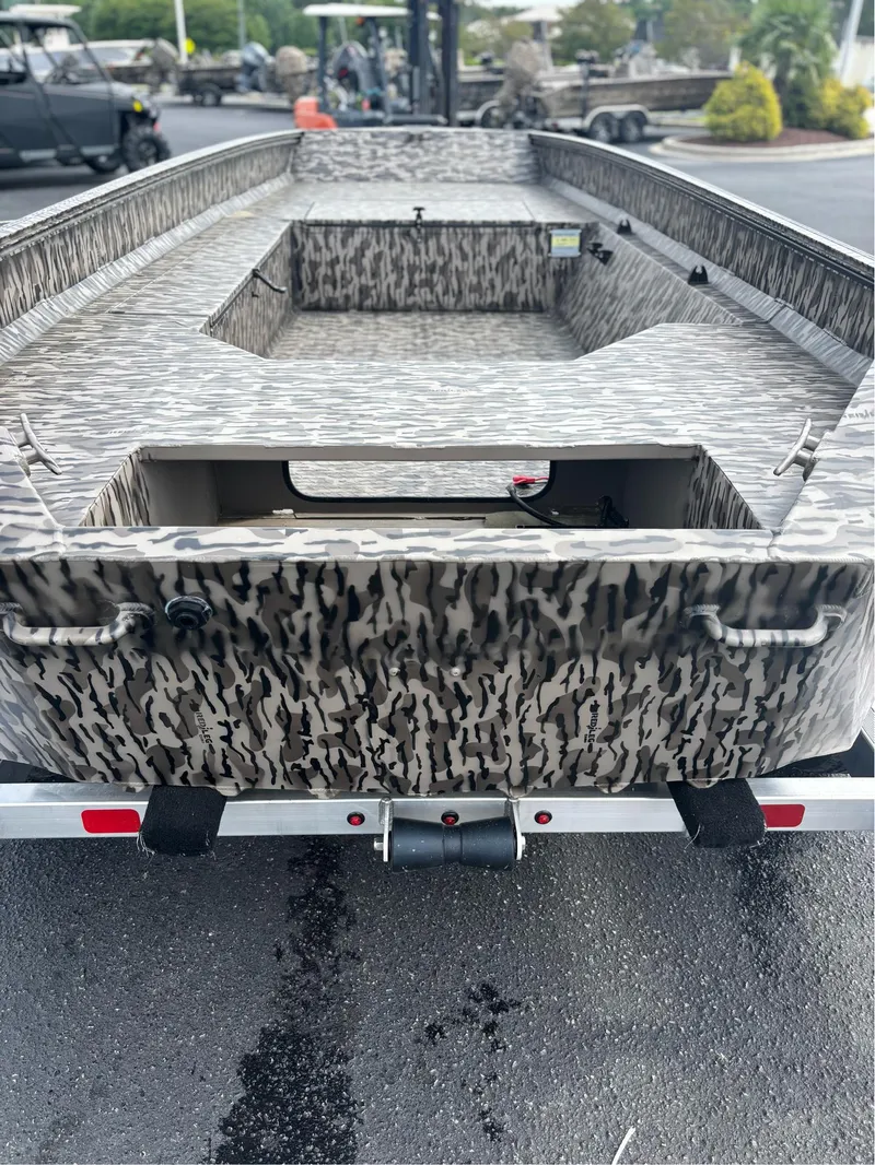 Slide: The Image of Edge Boats 653 2025 - 8