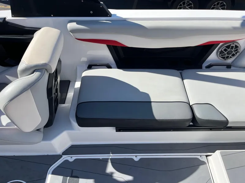 Slide: The Image of Axis T220 2022 - 21