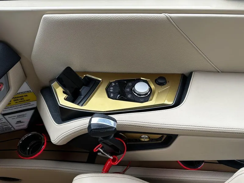 Slide: The Image of Nautique Super Air Nautique G25 2025 - 10