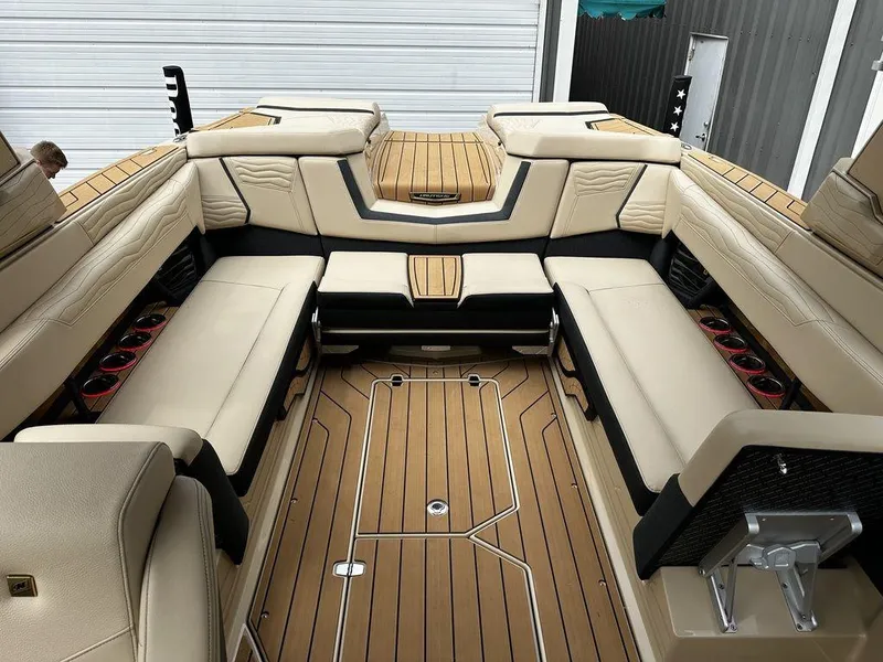 Slide: The Image of Nautique Super Air Nautique G25 2025 - 12