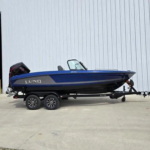 Slide: The Image of Lund 189 Tyee GL 2025 - 1