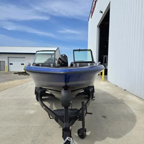 Slide: The Image of Lund 189 Tyee GL 2025 - 2