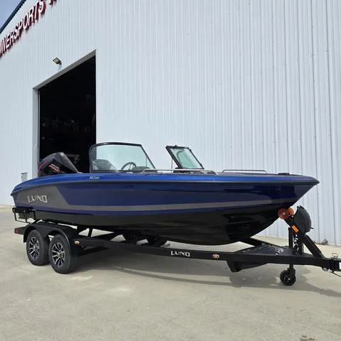 Slide: The Image of Lund 189 Tyee GL 2025 - 3