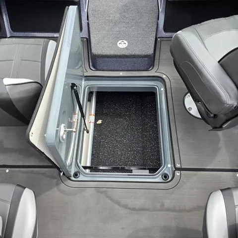 Slide: The Image of Lund 189 Tyee GL 2025 - 9