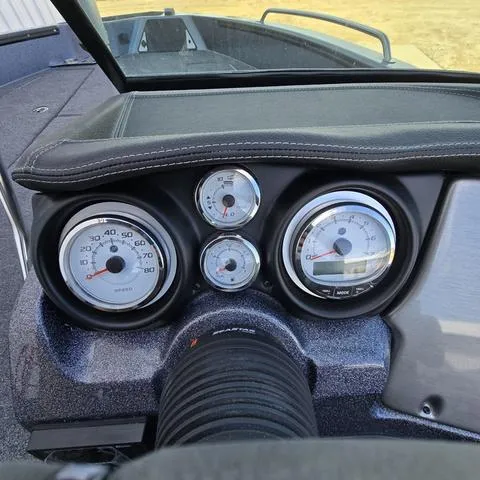 Slide: The Image of Lund 189 Pro V GL 2025 - 10