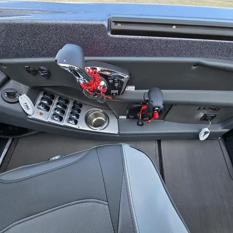 Slide: The Image of Lund 189 Pro V GL 2025 - 11