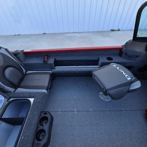 Slide: The Image of Lund 1675 Adventure Sport 2024 - 14