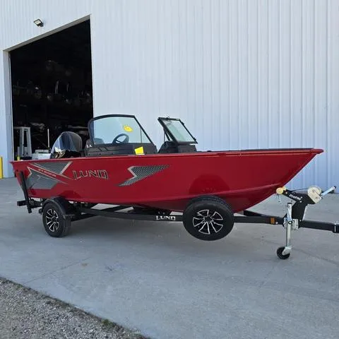 Slide: The Image of Lund 1675 Adventure Sport 2024 - 3