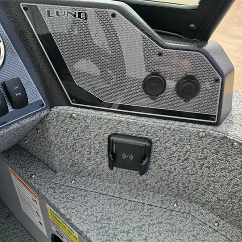 Slide: The Image of Lund 1875 Alaskan Sport 2025 - 10