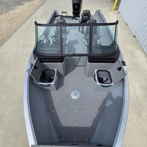 Slide: The Image of Lund 1875 Alaskan Sport 2025 - 7