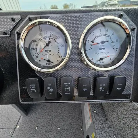 Slide: The Image of Lund 1875 Alaskan Sport 2025 - 9