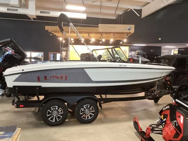 Slide: The Image of Lund 189 Tyee GL 2025 - 1